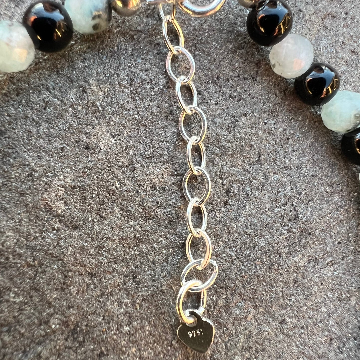 Pulsera equilibrada y alineada (ágata negra y jaspe kiwi)