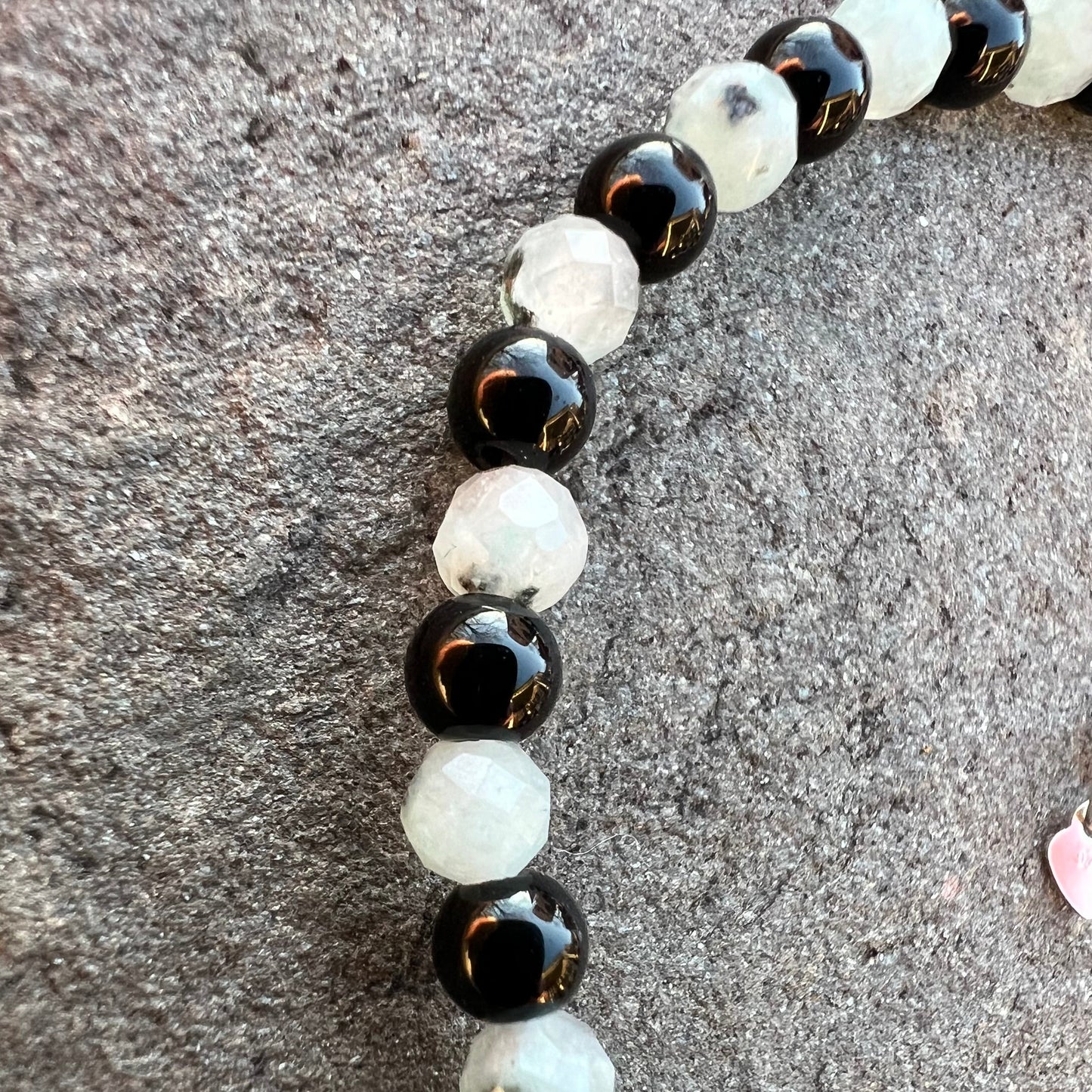 Pulsera equilibrada y alineada (ágata negra y jaspe kiwi)