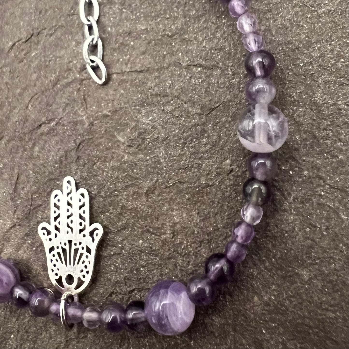 Pulsera de Amatista con Charm Hamsa