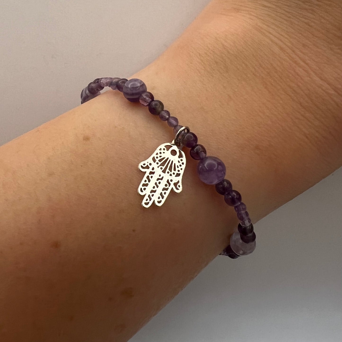 Pulsera de Amatista con Charm Hamsa