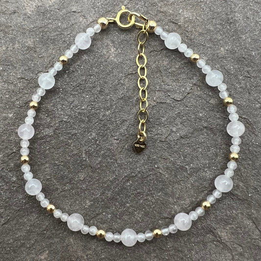 Stone of the heart (Rose Quartz) bracelet with gold beads